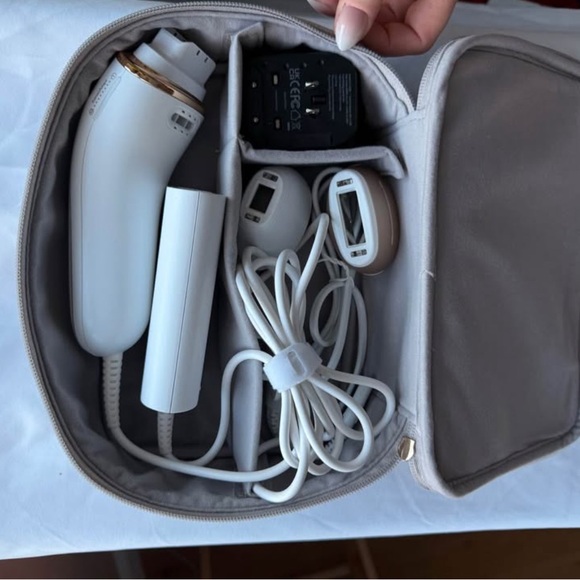 Braun IPL Hair Removal System - White and Gold - Picture 9 of 10